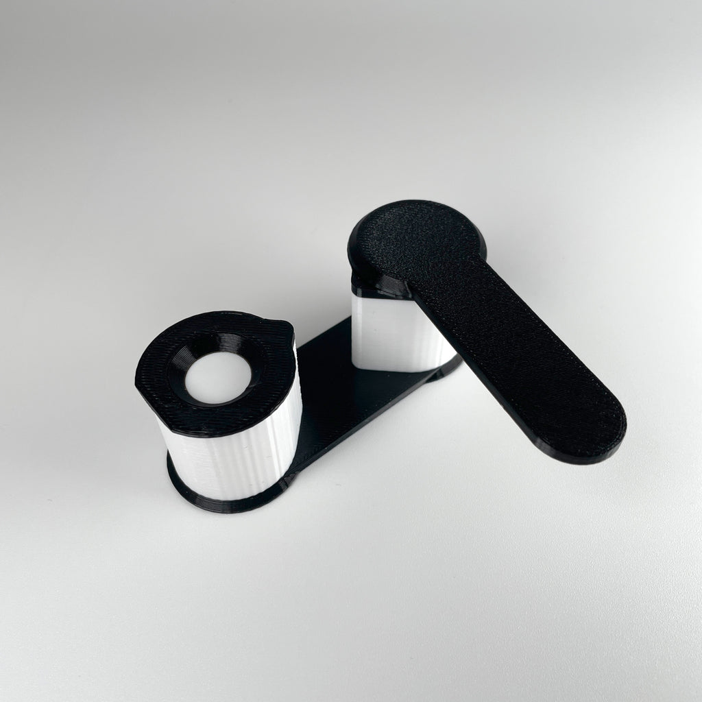 Cable Keeper – Figure-8 winder that prevents twist buildup and sharp kinks